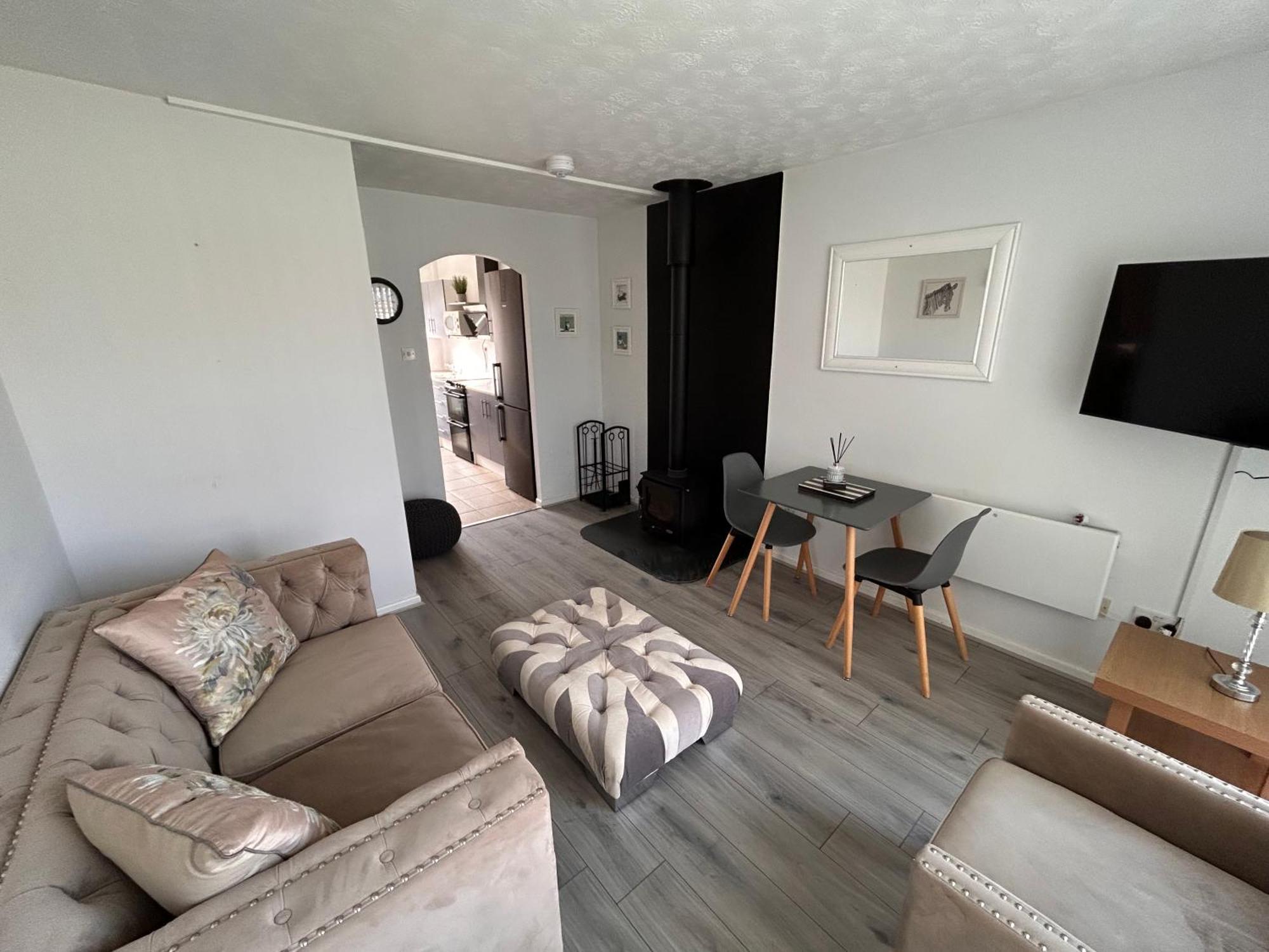 Dog Friendly Beachside Cottage No11 Kessingland With Private Parking Exterior photo